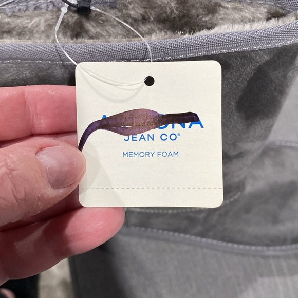 NWT Arizona Jean Co suede winter boots, gray, size 9 - Picture 3 of 7